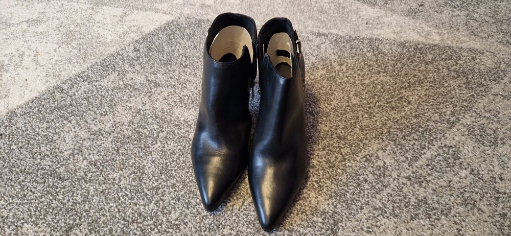 Ghete elegante, mărimea 40, piele naturala