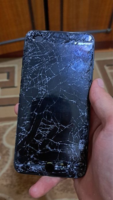 Продам срочно айфон 7+