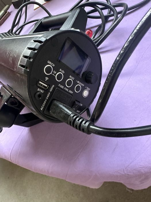 Blitz studio foto Godox Gemini GS300II 300W cu reflector