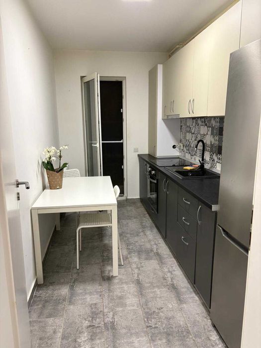 Apartament 1 camera, curte 40mp, loc de parcare