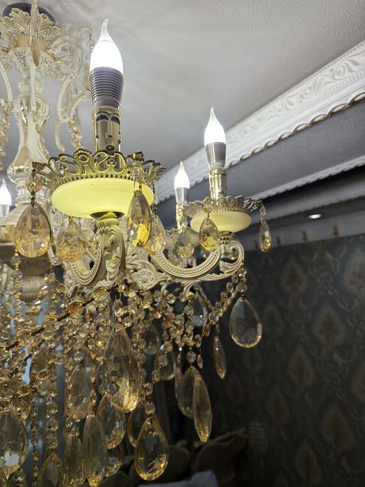 Люстра в гостиной