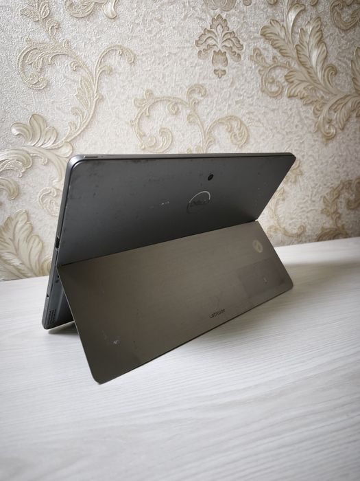 Dell Latitude 7200 Planshet