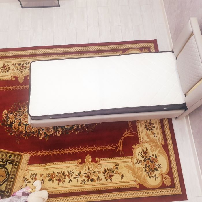 Кравать   новый     +матрас     новый   2.00×80