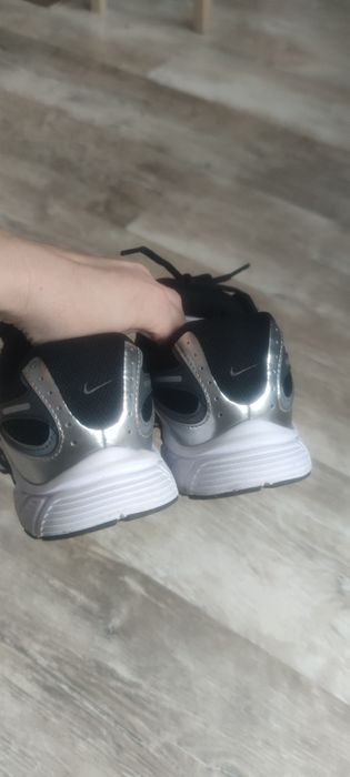 Маратонки Nike 38.5