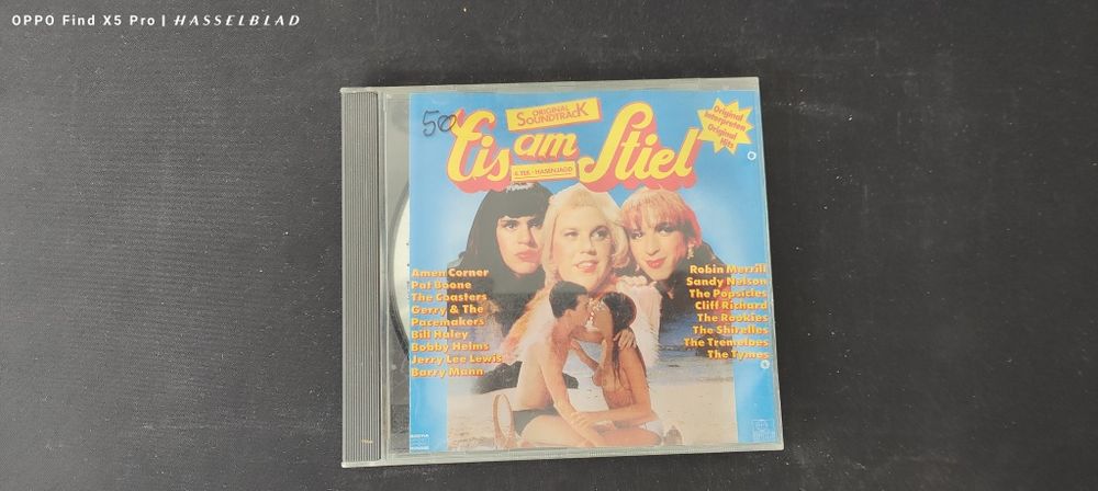 Se vând albume muzicale originale, din diferite genuri: pop, rock, dan