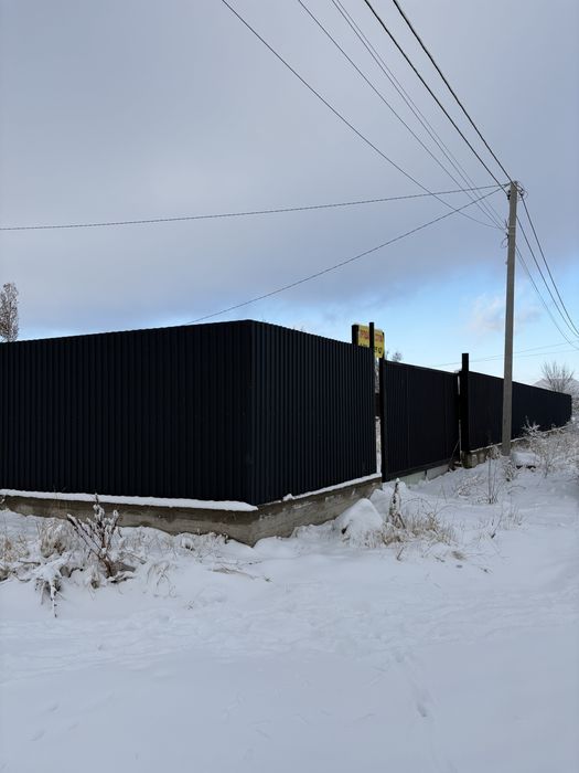 Продам участок. Огорожен.