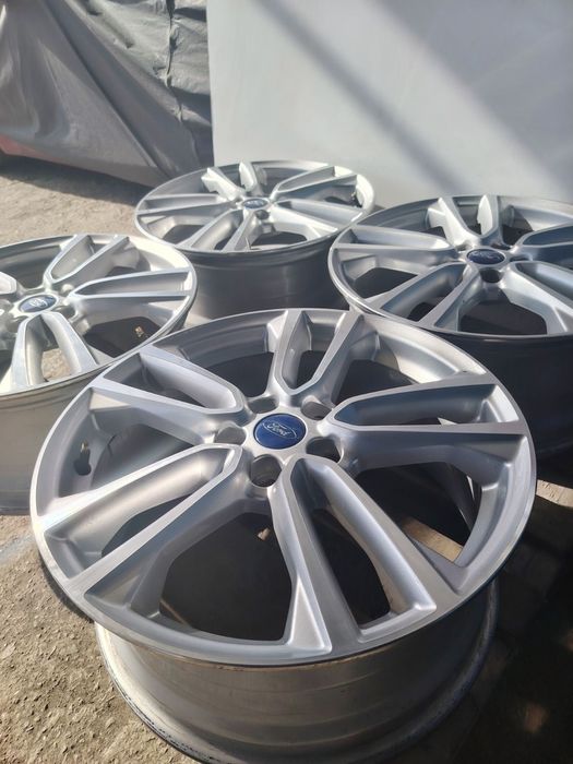 Топ състояние 18-5х108 ЕТ52.5 7.5j Ford Kuga MK3