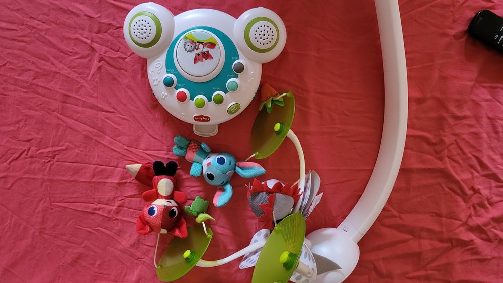 Бебешка въртележка за легло