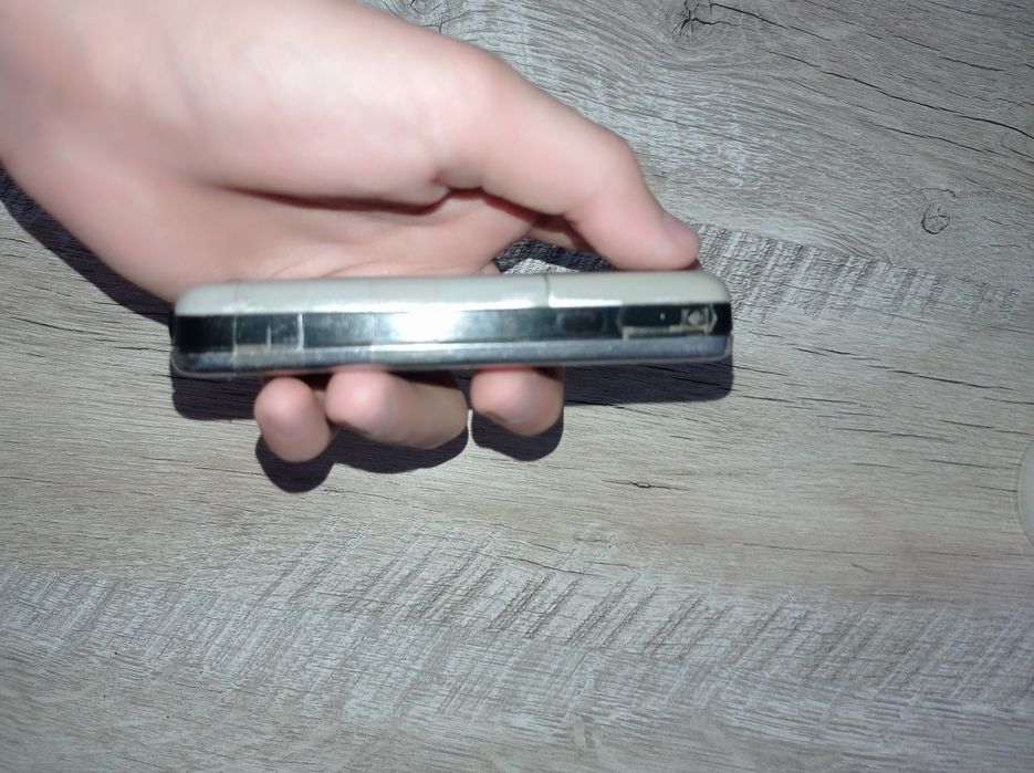 Nokia kriket 6275 yaxshi holatda