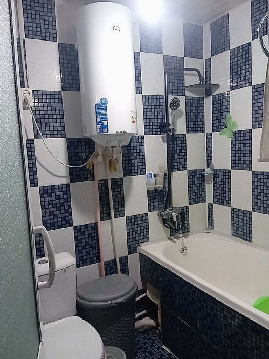 Fargona do kanal 26 Maktab roparasida joylashgan kv sotiladi