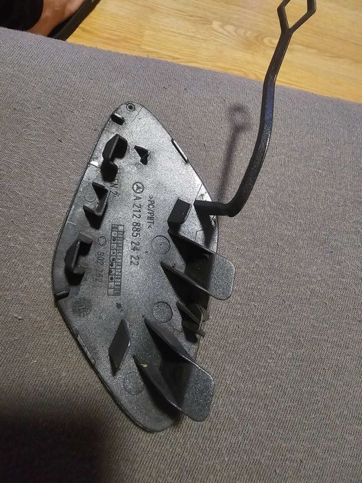 Оригинално капаче за кука за теглене  Mercedes E Class W212 Facelift.