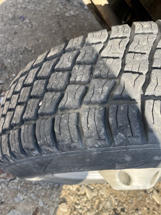 Шины 225/75/16 уазга