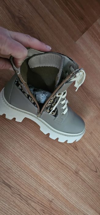 Ghete piele noi marimea 36