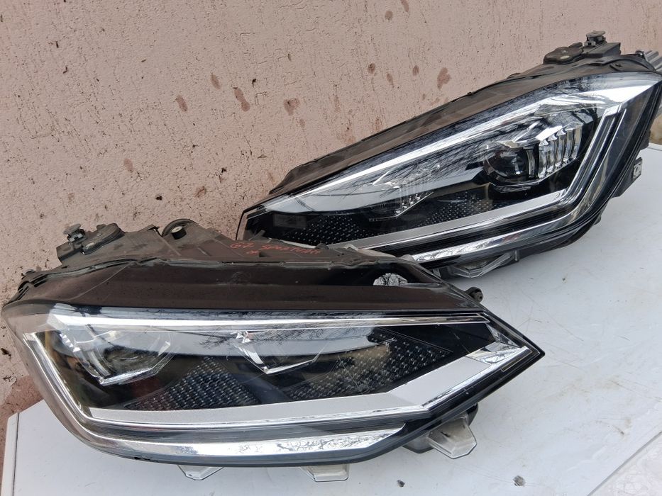 Far stanga/dreapta Volkswagen Golf 7 Sportsvan Facelift Full Led