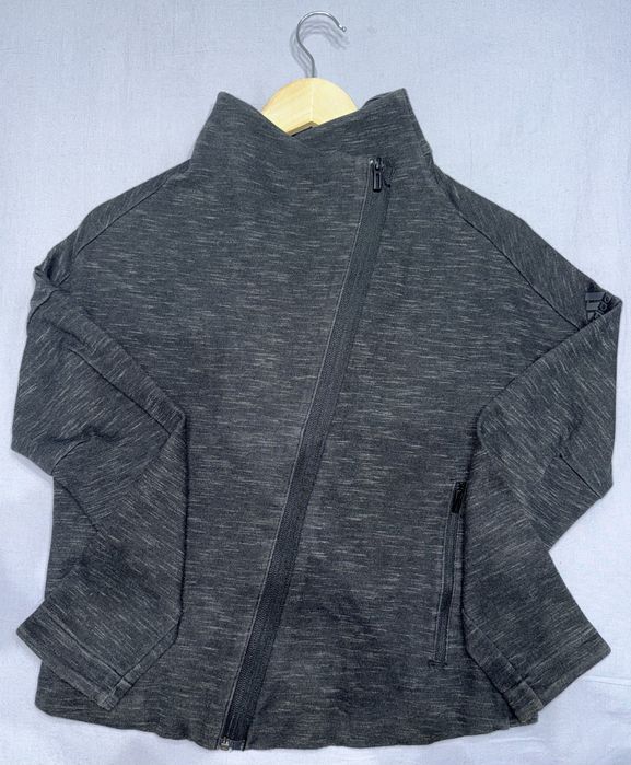 Дамски горнища Adidas