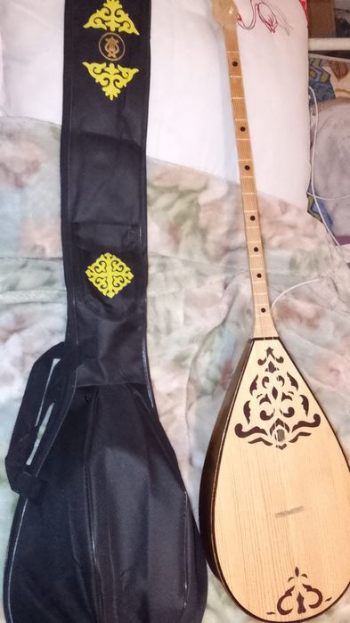 Домбыра сатылады