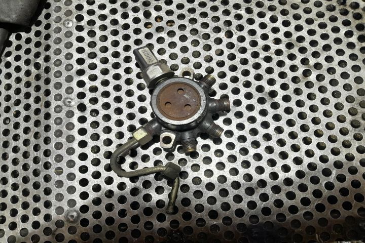 RAMPA INJECTOARE 8200057345 / R9144Z010D / 8200057232 8200057345 / R9