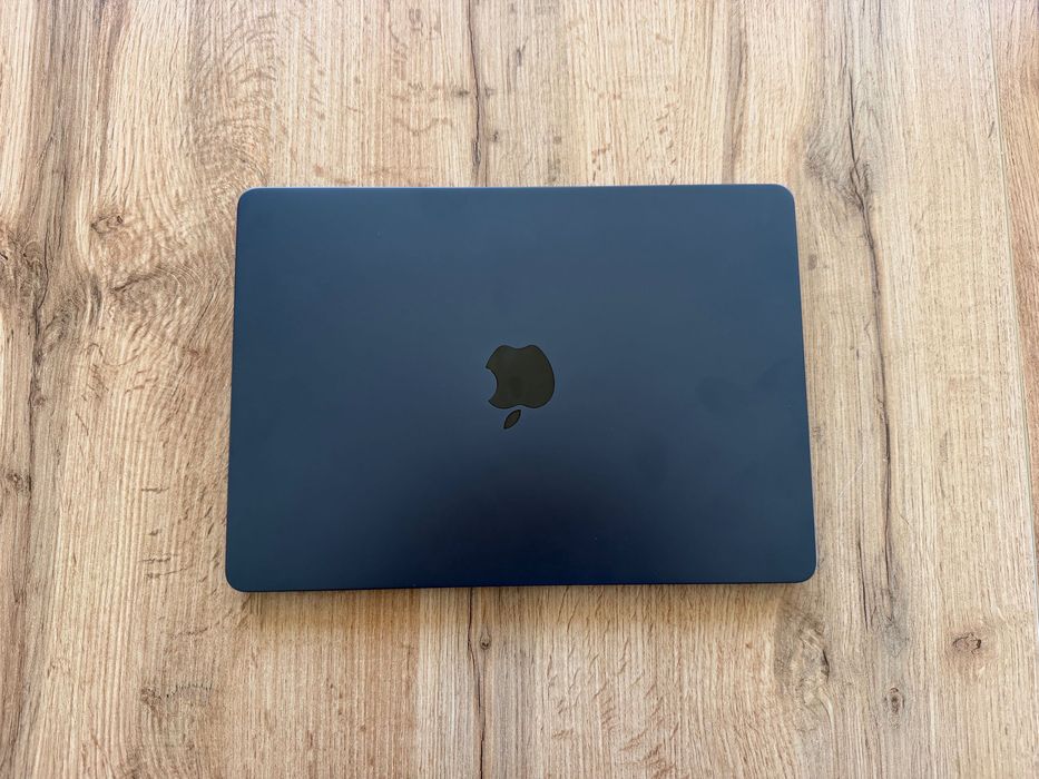 MacBook Air 13" M4 Chip 10-CPU, 10-GPU, 16GB RAM, 512GB SSD В ГАРАНЦИЯ ДО 25.11.2026г.