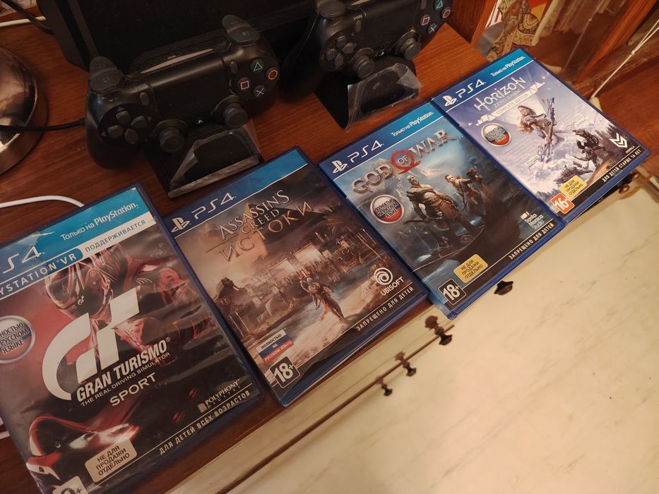 Продам плейстейшен 4