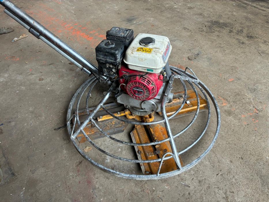 Elicopter pentru finisat beton armat