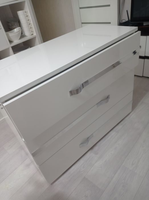 Комод глянец белый