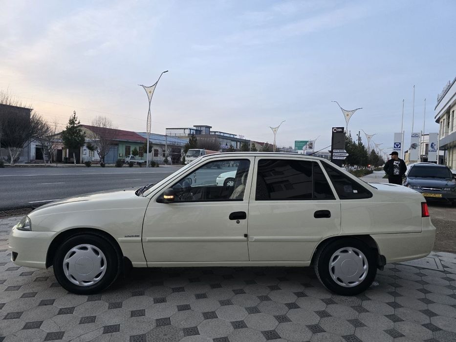 Nexia 2 dons luks yili: 2015 sotiladi