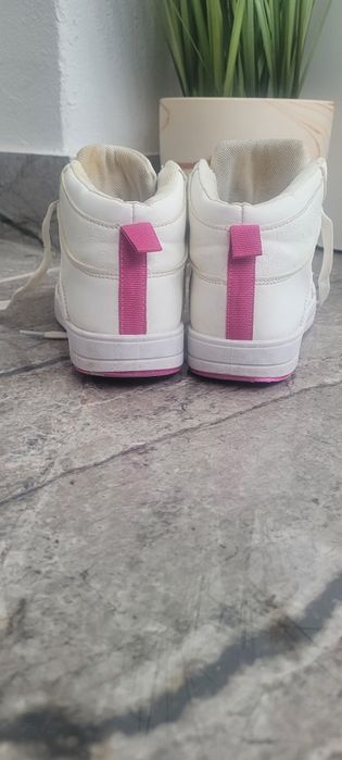 Ghetute fetite marimea 33