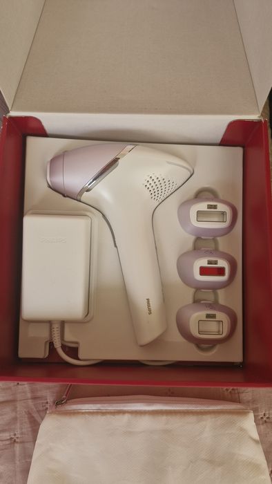Philips Lumea IPL 8000 Series