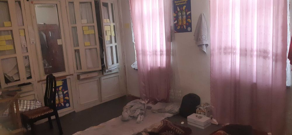 Bollarga sheriklikga kvartera, hovli. inglistilini òrganishga zòr joy.