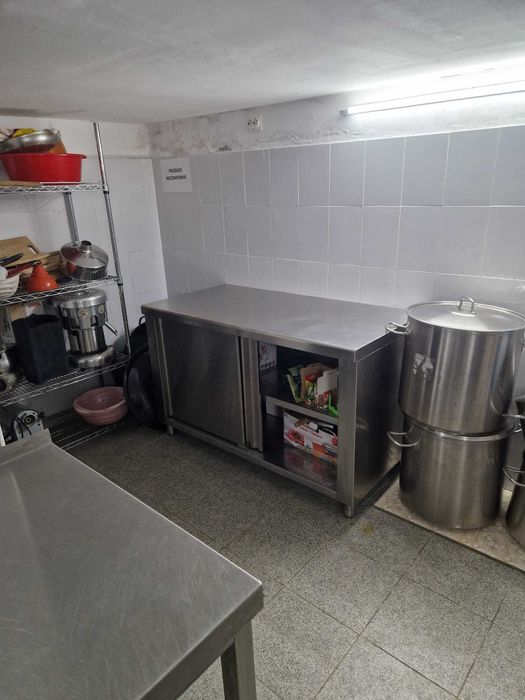 Mobilier inox bucătărie ( masa, chiuveta, raft, hota) - pret/ pachet