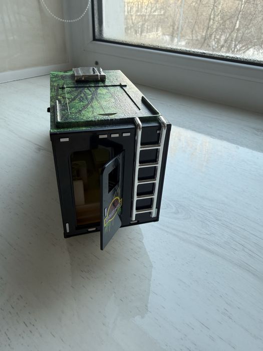 Металлическая машинка