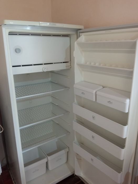 Холодильник бирюса