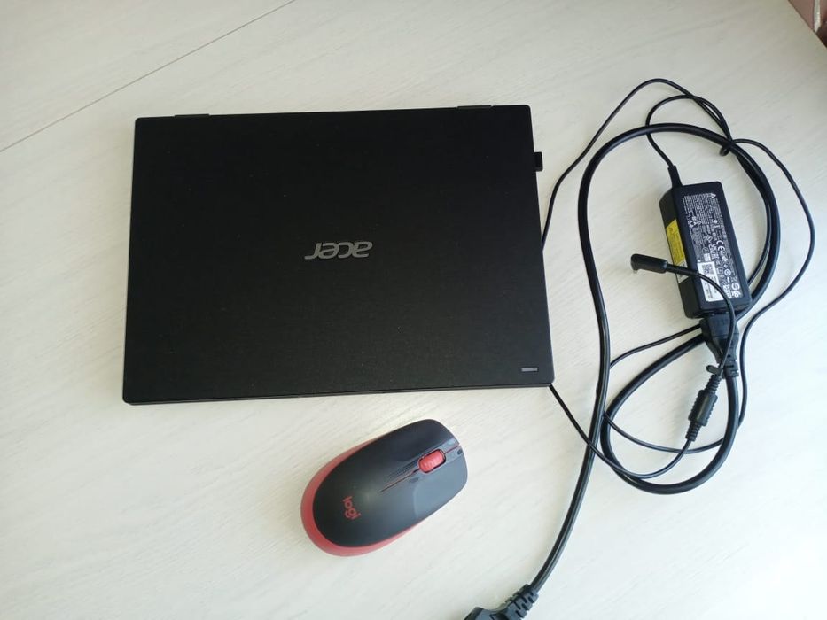 Продам ноутбук  с гарантией