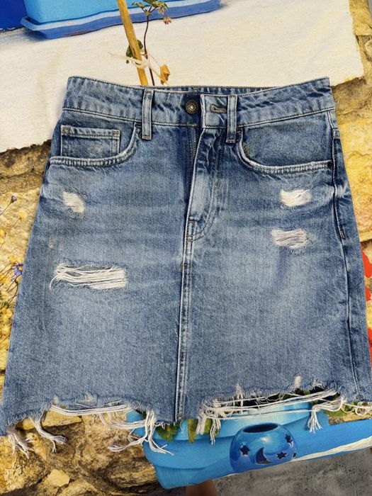Fuste si pantaloni jeans de firma noi