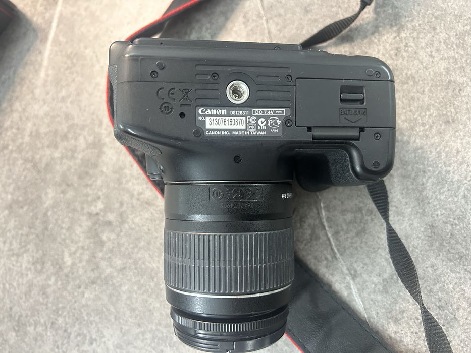 Aparat foto canon eos 600D