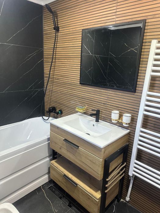 Închiriez casă zona Dacia