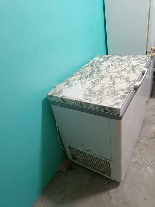 Продам морозильную камеру