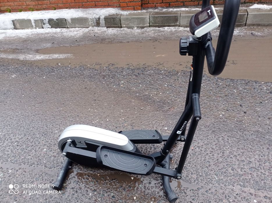 Oferta bicicleta eliptica fitness magnetica Domyos 330 lei