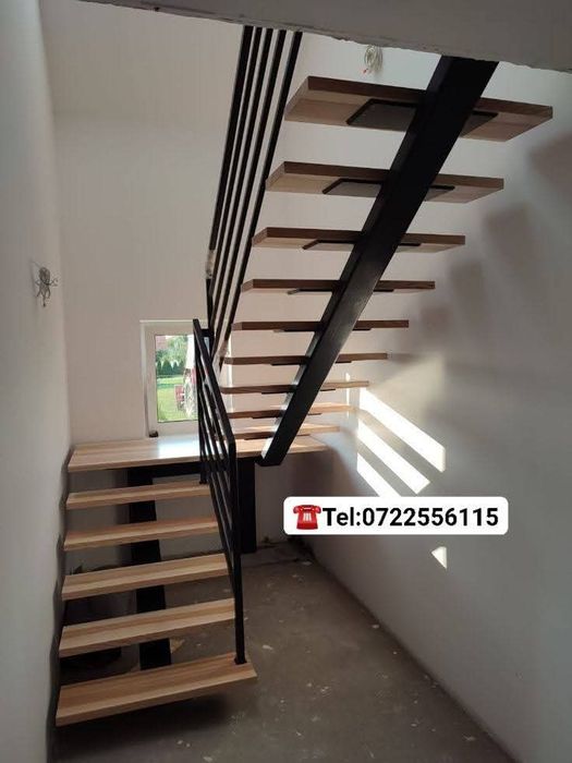 Scari pe un vang central