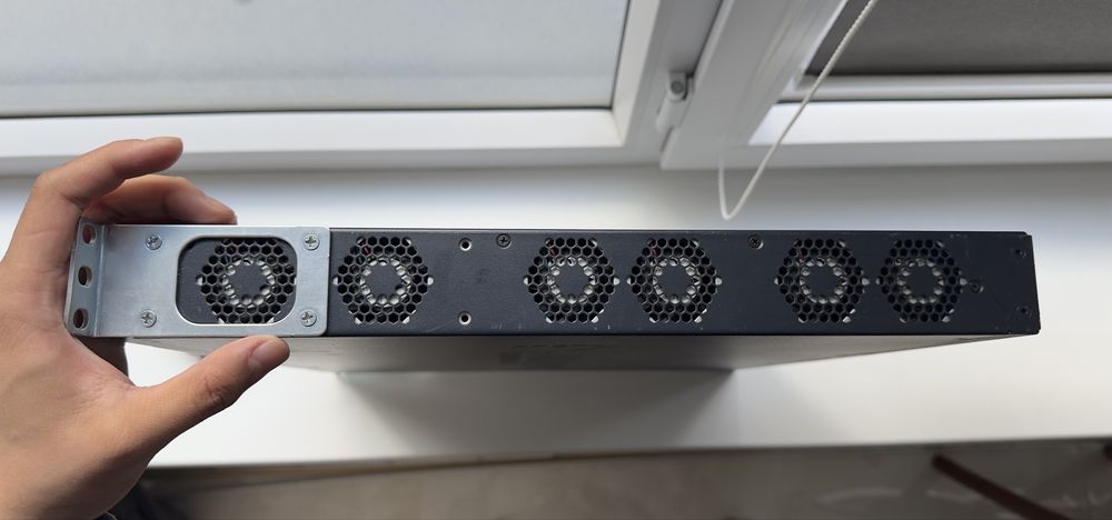 Маршрутизатор Juniper SRX-240