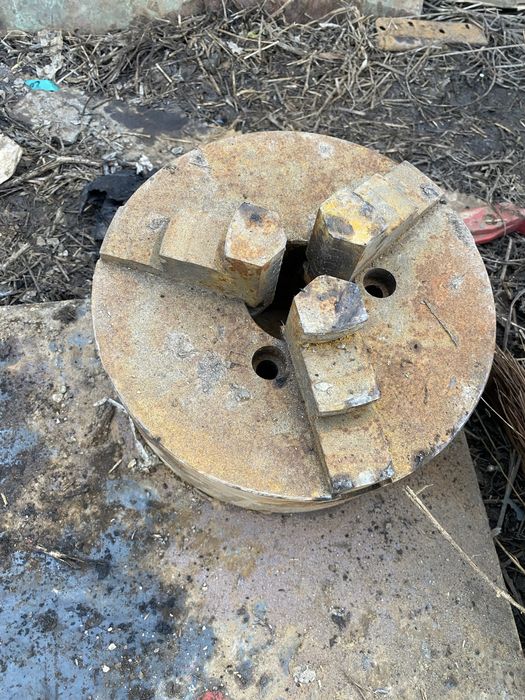 Патрон для токорного стонка