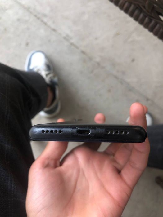 Redmi 7a 2019 yil usta koʻrmagan akuratni ishlatilgan aybi pashti yoqq