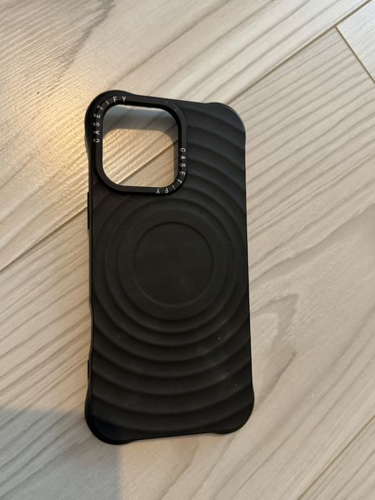 Чехлы для iPhone 16 Pro Max — отличное состояние