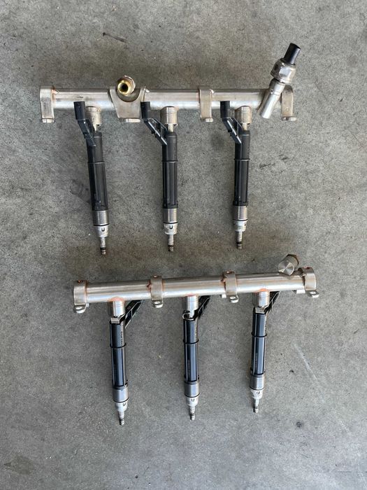 injectoare + rampe Audi 55 TFSI cod 06M906036T