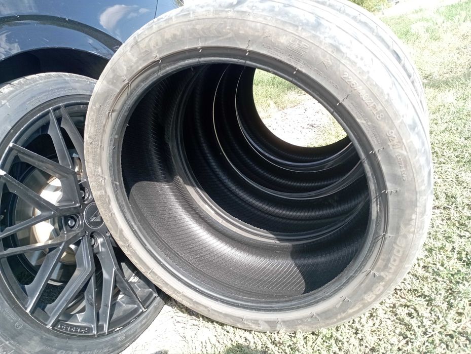 Продам резину 225 /40 r18