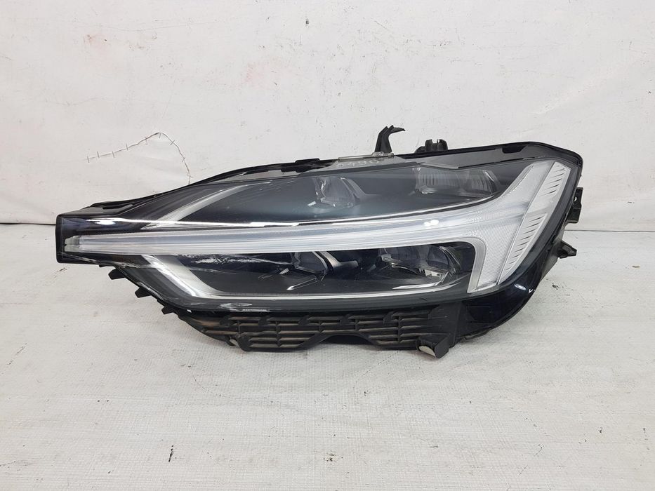 Far stanga Full Led Volvo XC60 dupa 2017