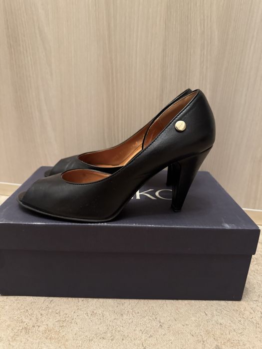 Туфли с открытым носком