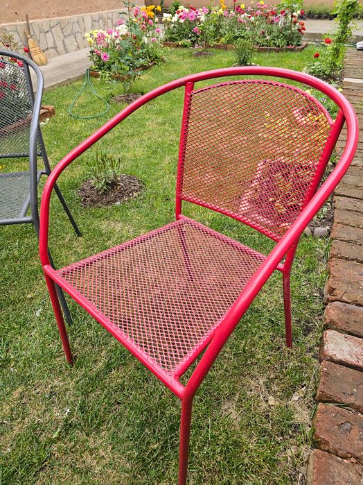 Метални градински столове