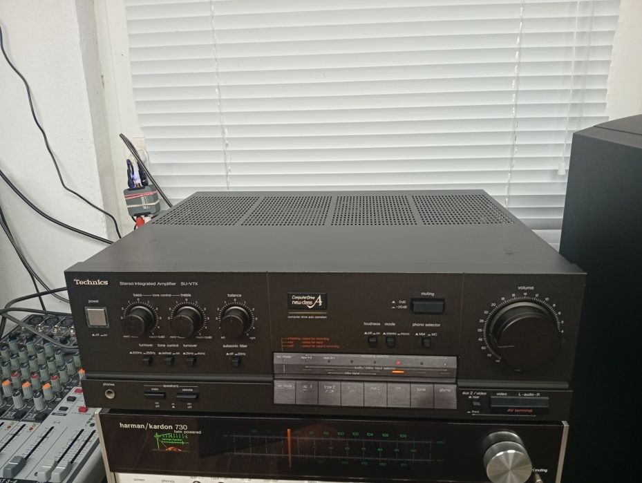Усилвател TECHNICS SU-V7X