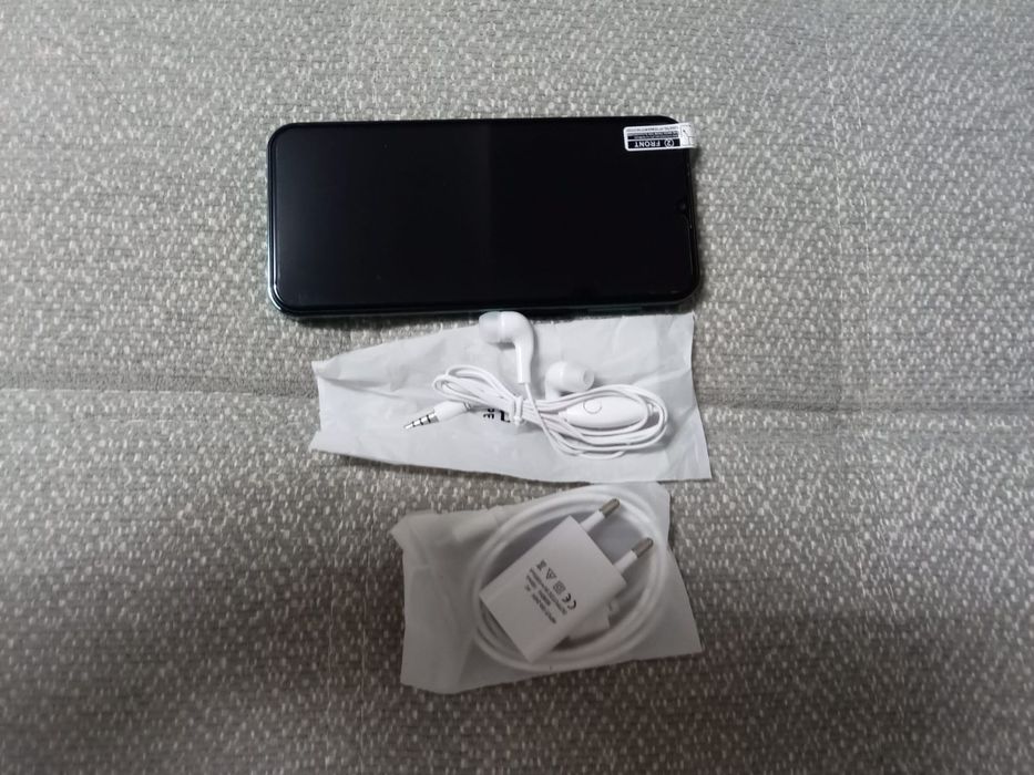 Смартфон новый продам